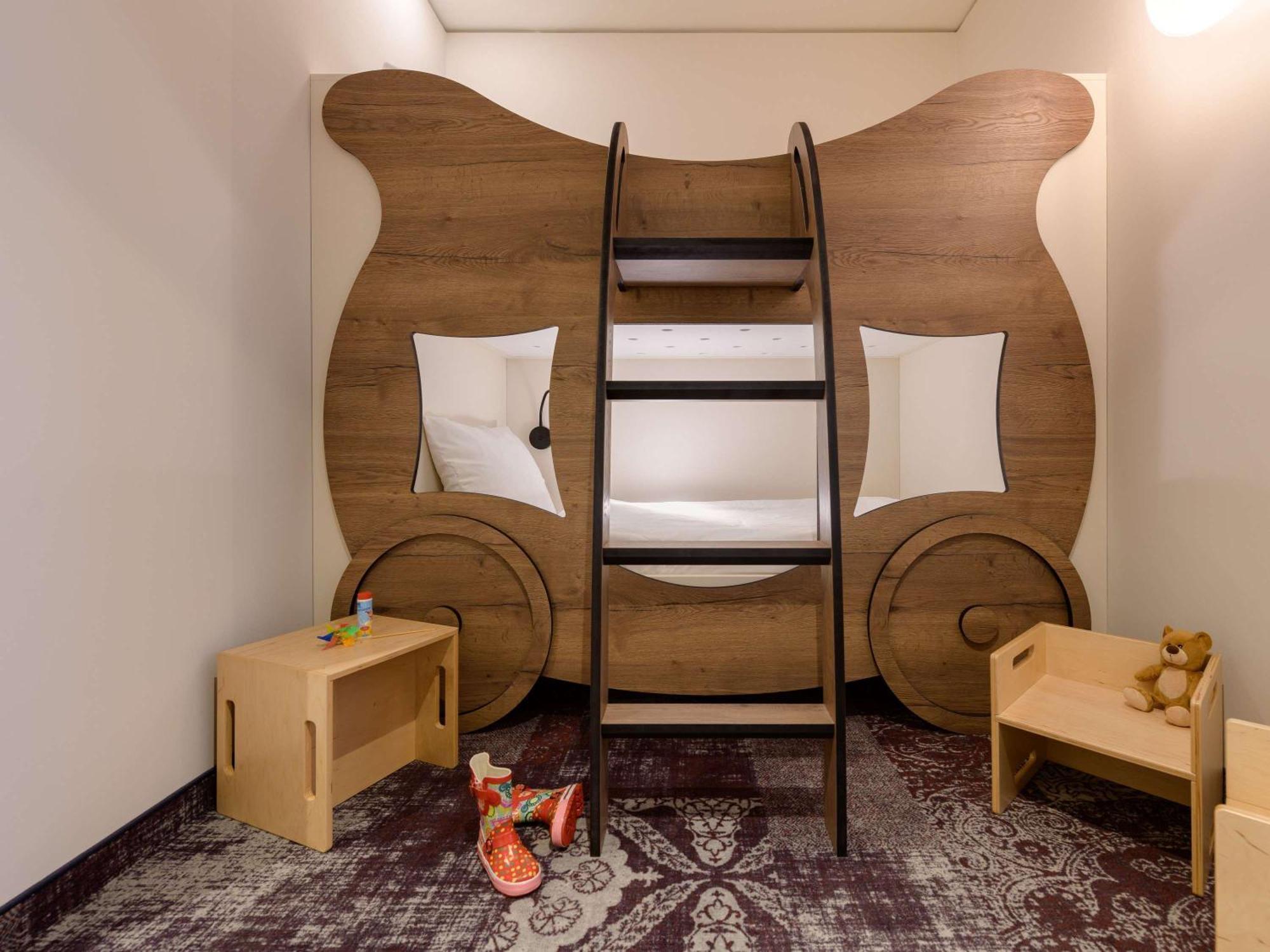Готель Ibis Styles Кобург Екстер'єр фото